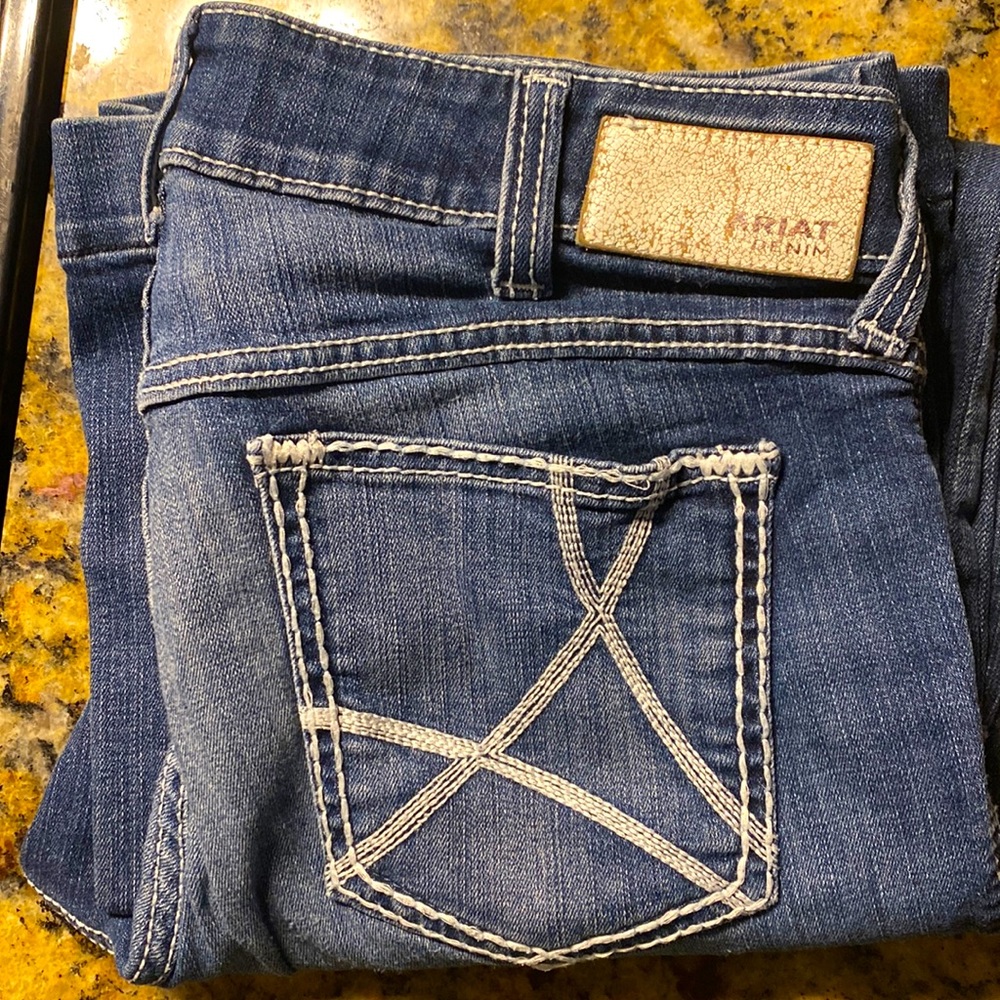 Ariat trousers size 32 r. Inseam 34”